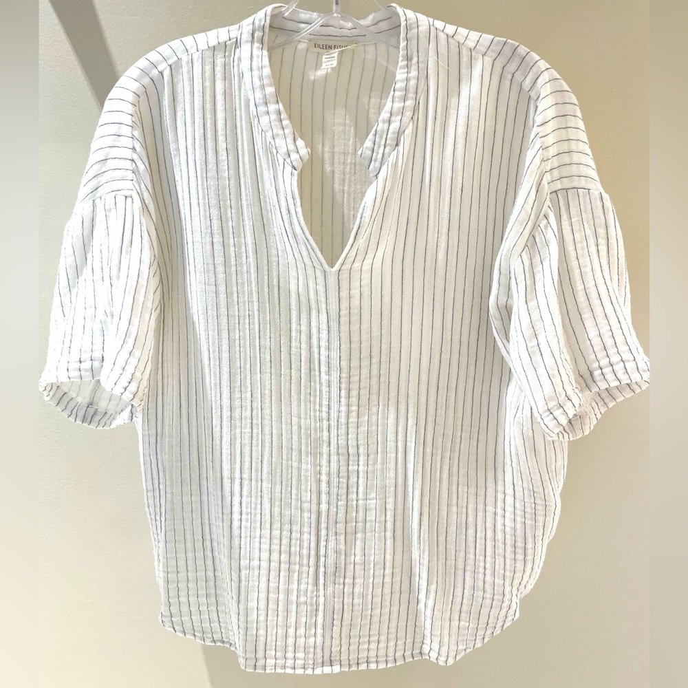 Eileen Fisher short sleeve gauze top.